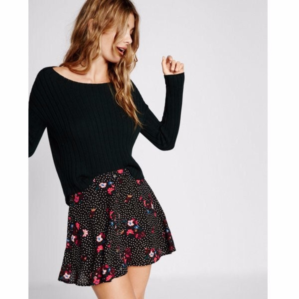 EXPRESS FLORAL PRINT SKIRT SIZE XS